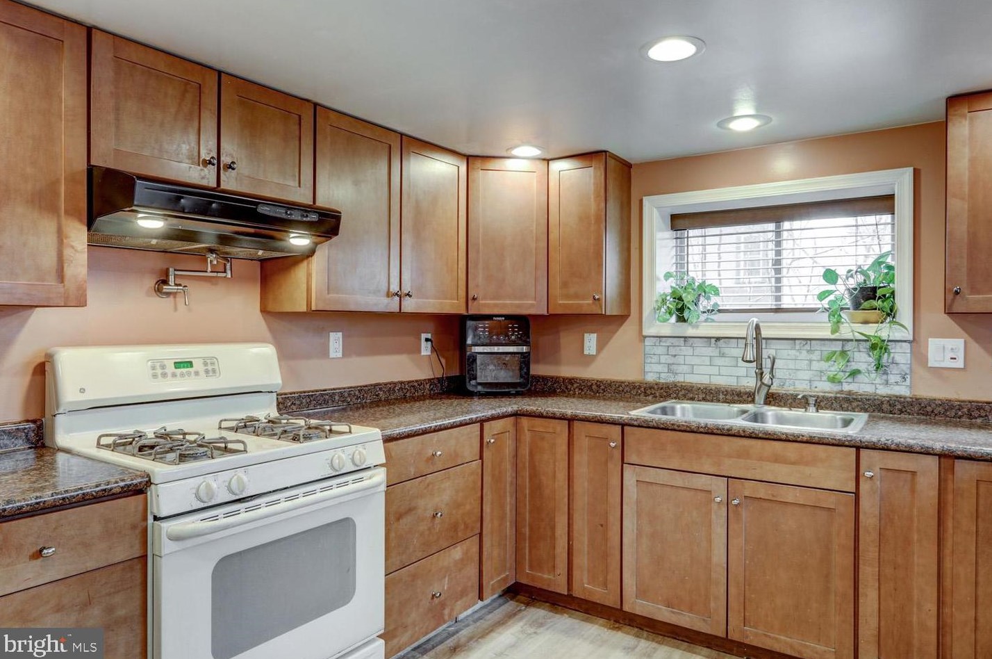 434 Market St, Marietta PA 17547-1607 exterior