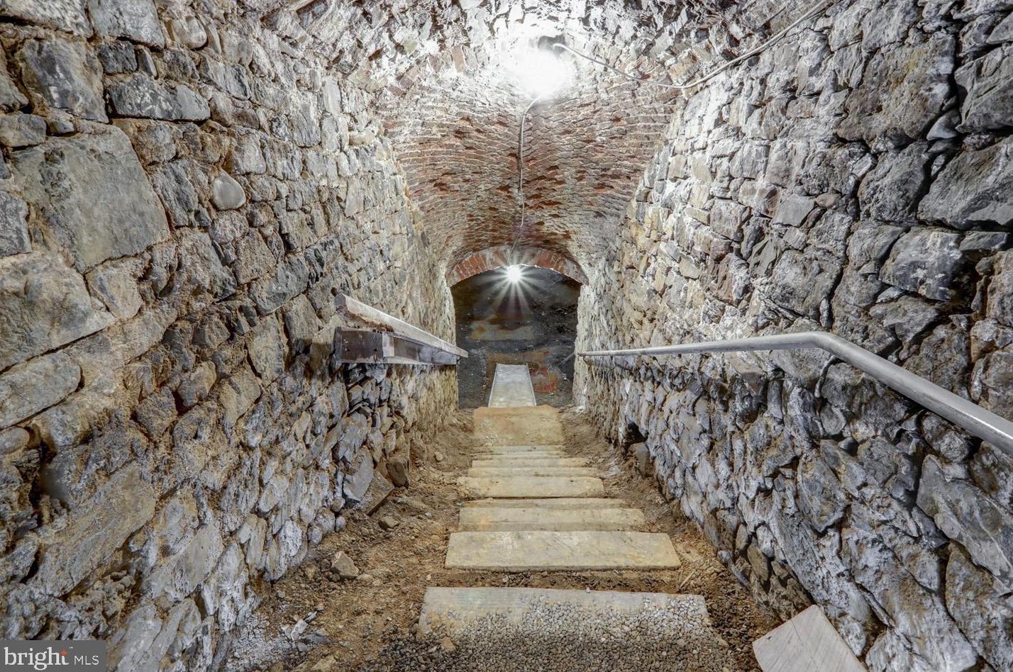 434 Market St, Marietta PA 17547-1607 exterior