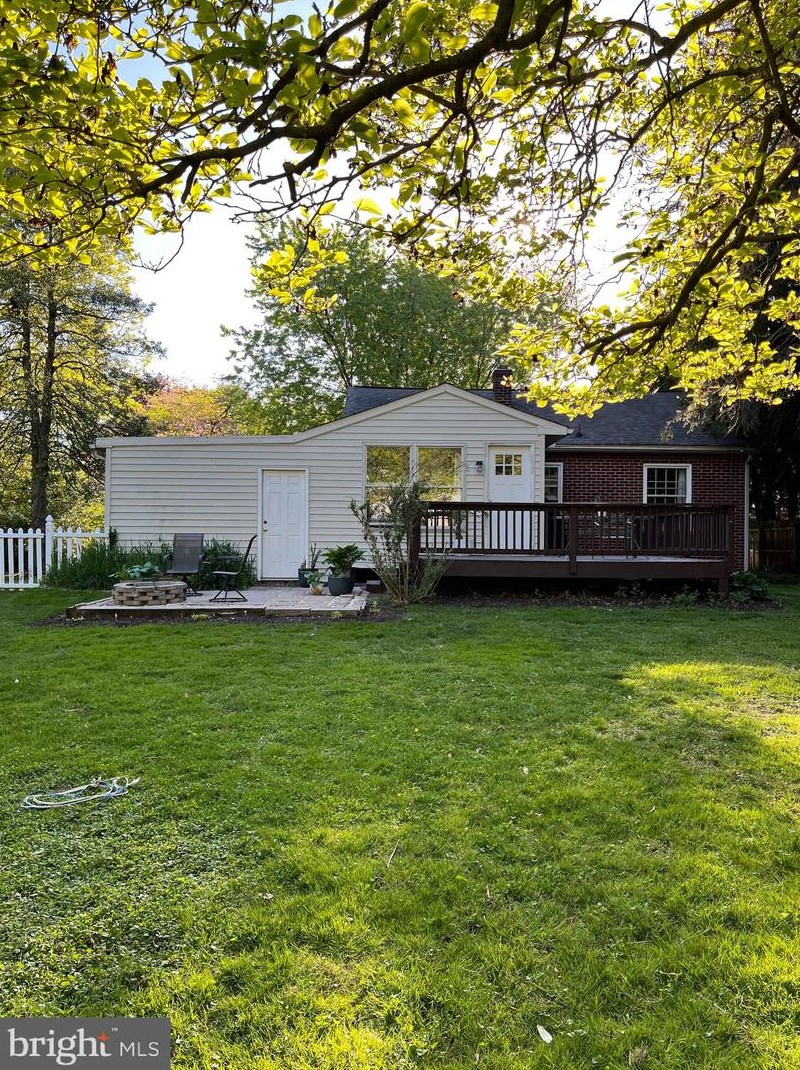 5975 Leebel Rd, East Petersburg PA  17520-1512 exterior