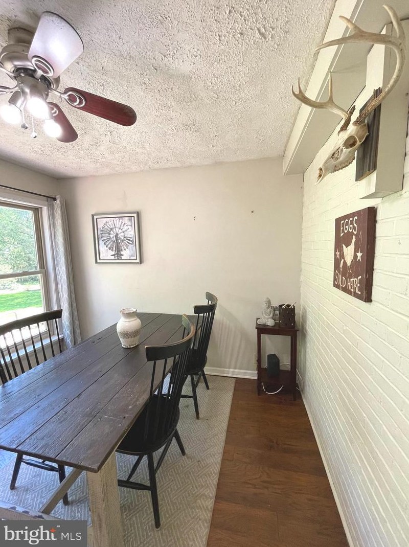 5975 Leebel Rd, East Petersburg PA  17520-1512 exterior