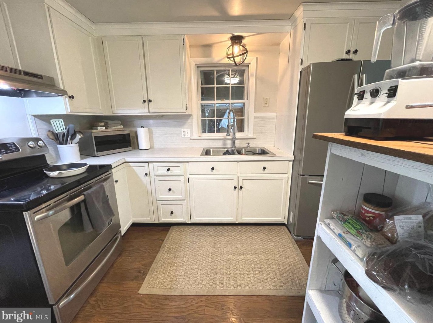 5975 Leebel Rd, East Petersburg PA  17520-1512 exterior