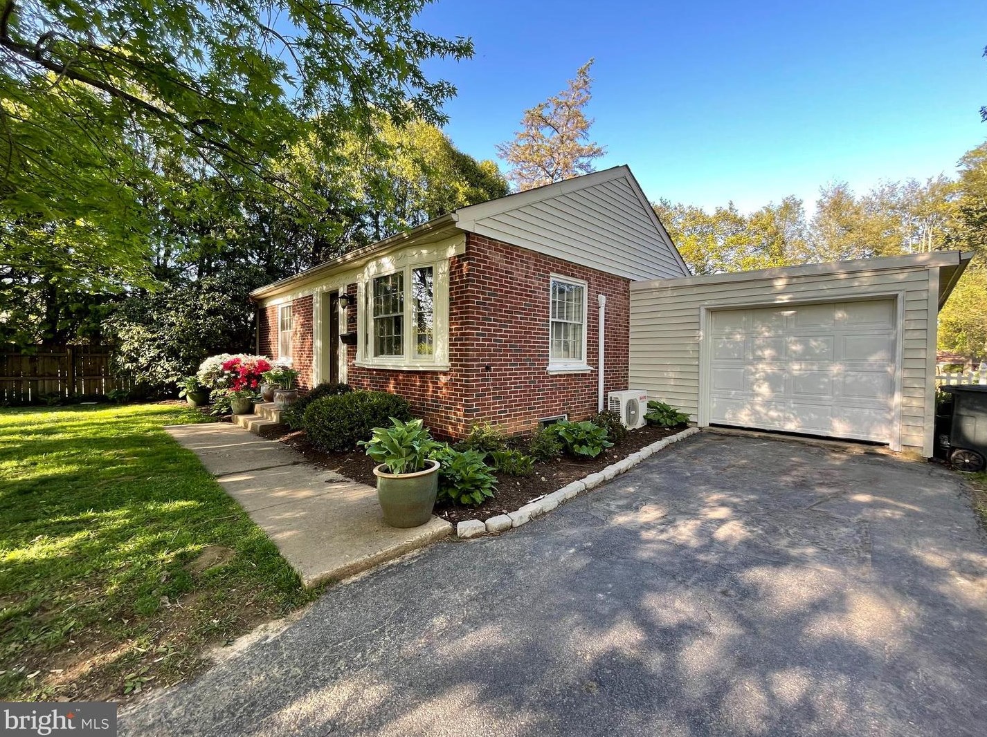 5975 Leebel Rd, East Petersburg PA  17520-1512 exterior