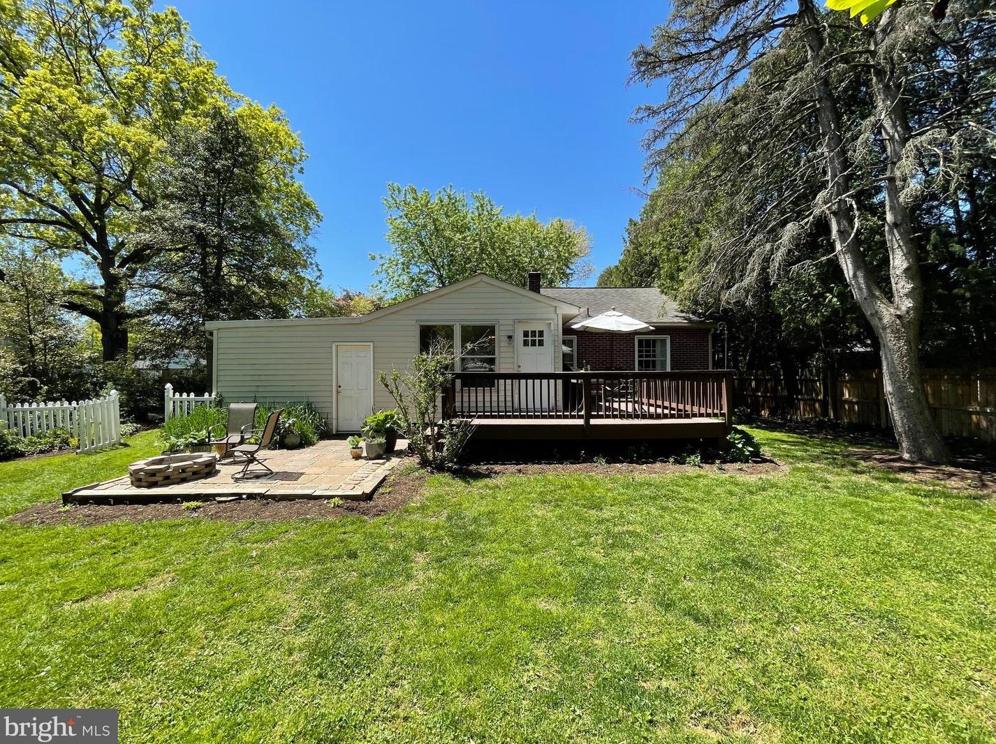 5975 Leebel Rd, East Petersburg PA  17520-1512 exterior