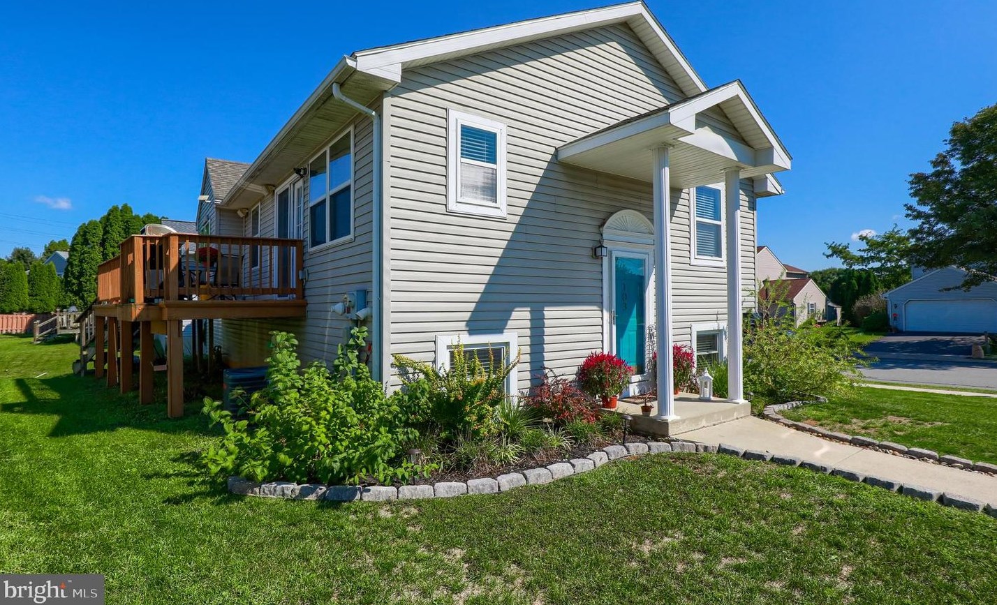 103 Ashley Dr, Marietta PA  17547-9217 exterior