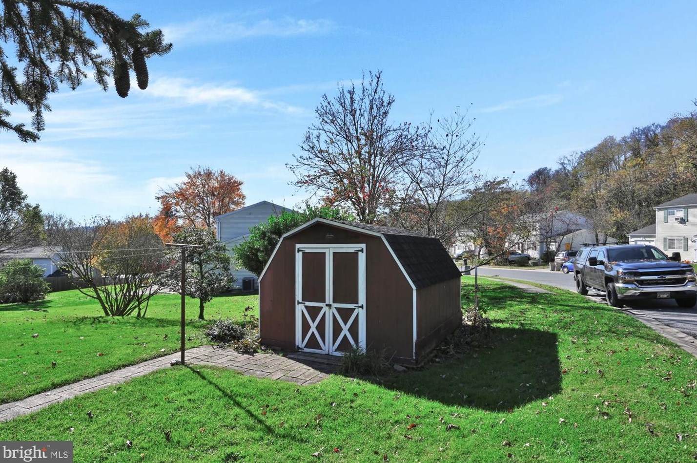 390 Kinderhook Rd, Kinderhook PA 17512-9440 exterior