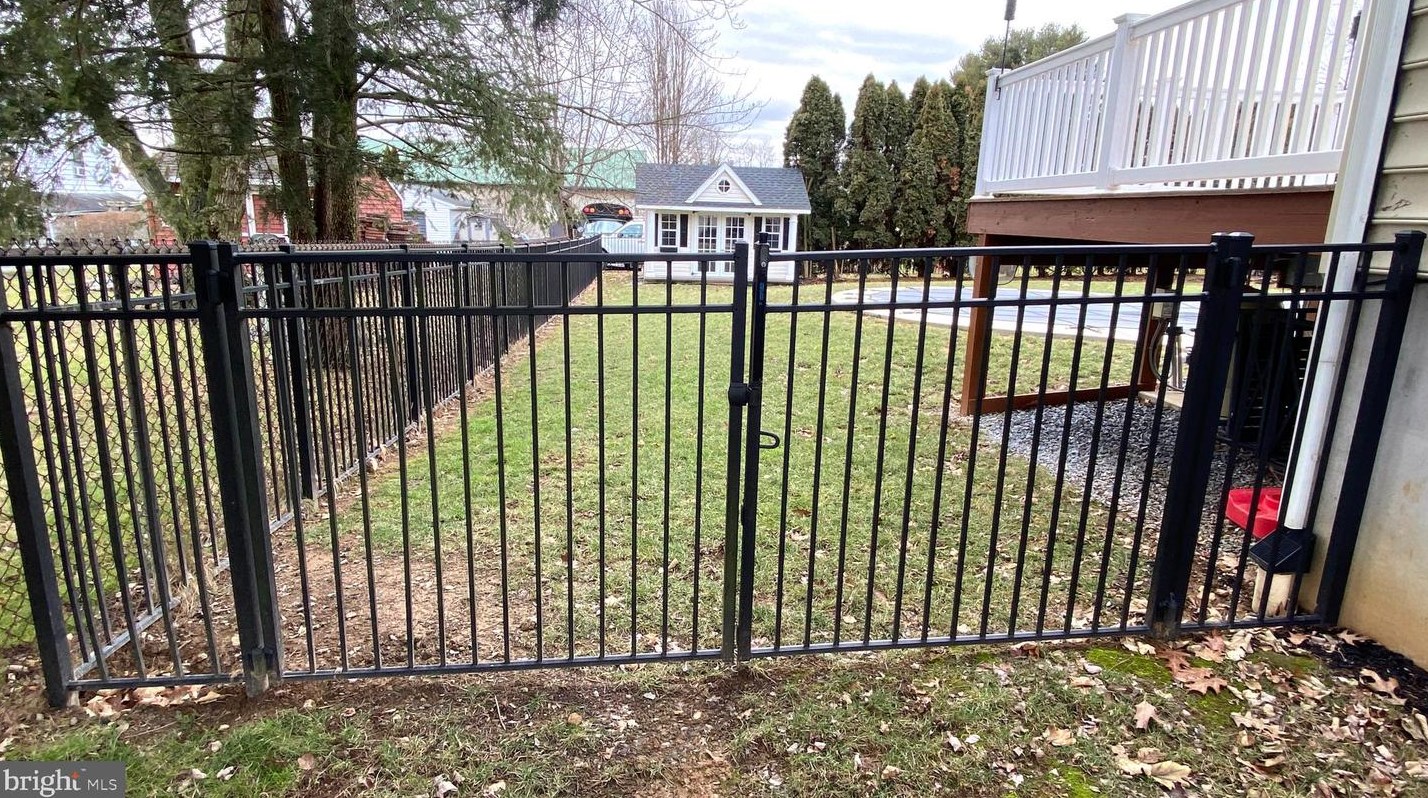 24 Penn St, Old Line PA  17545-1429 exterior