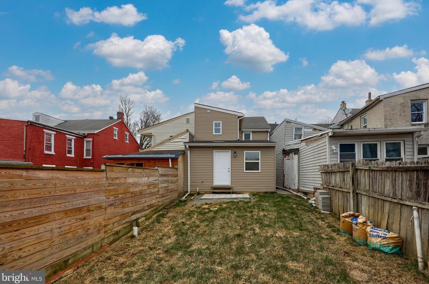 226 Lawrence St, Kinderhook PA  17512-1713 exterior