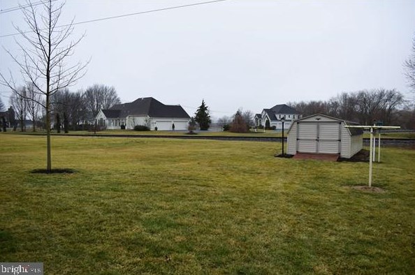 6250 Sundra Dr, East Petersburg PA  17520-1153 exterior