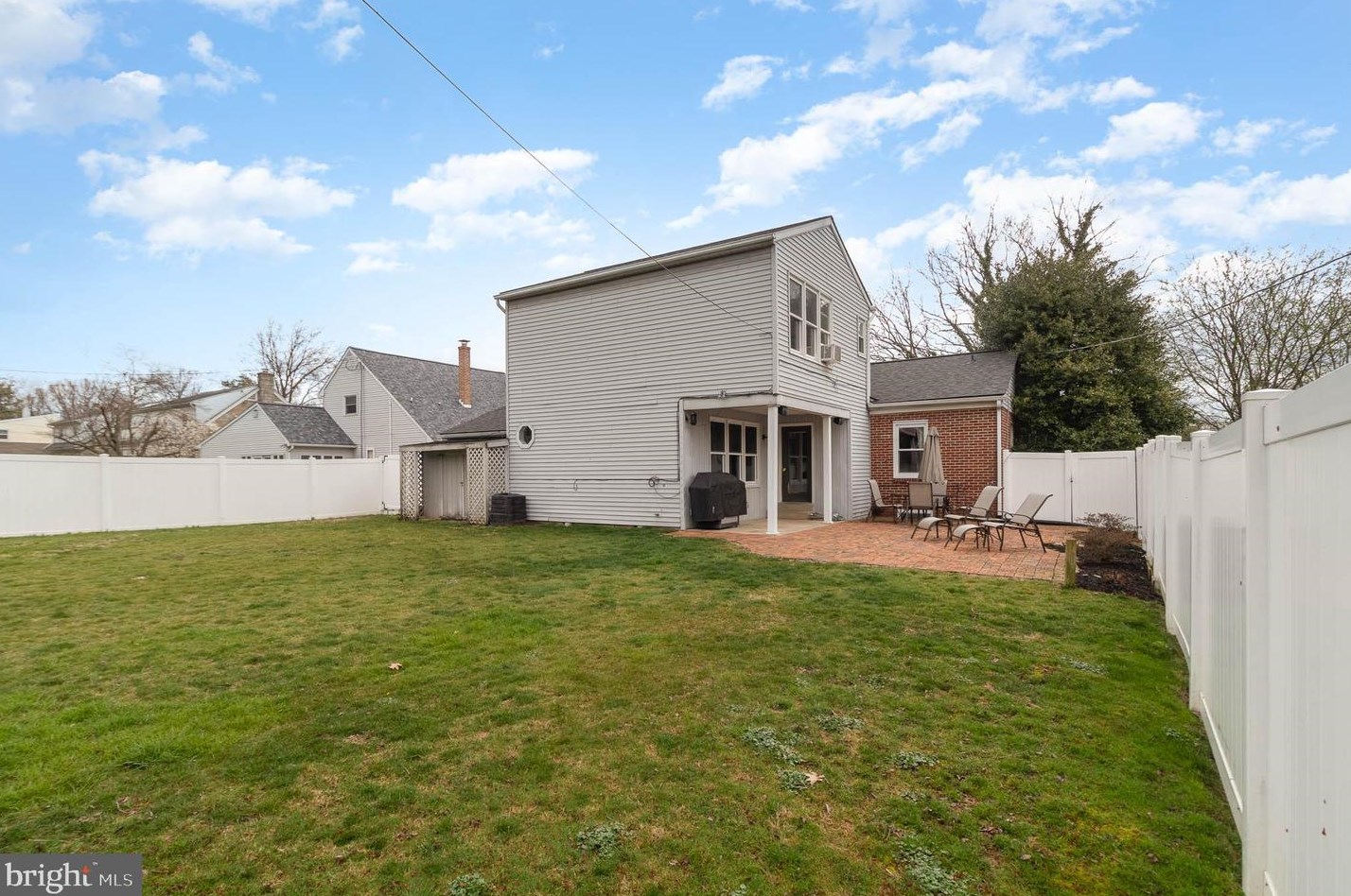 240 Cooper Ave, Landisville PA  17538-1716 exterior