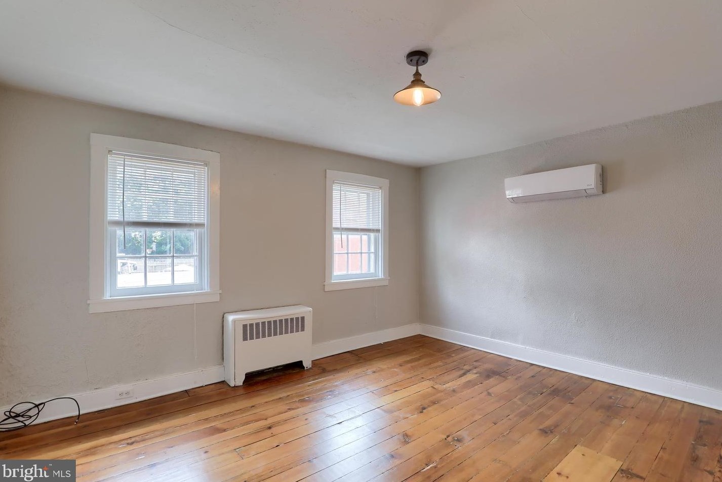 212 Howard Ave, Lancaster PA  17602-4208 exterior