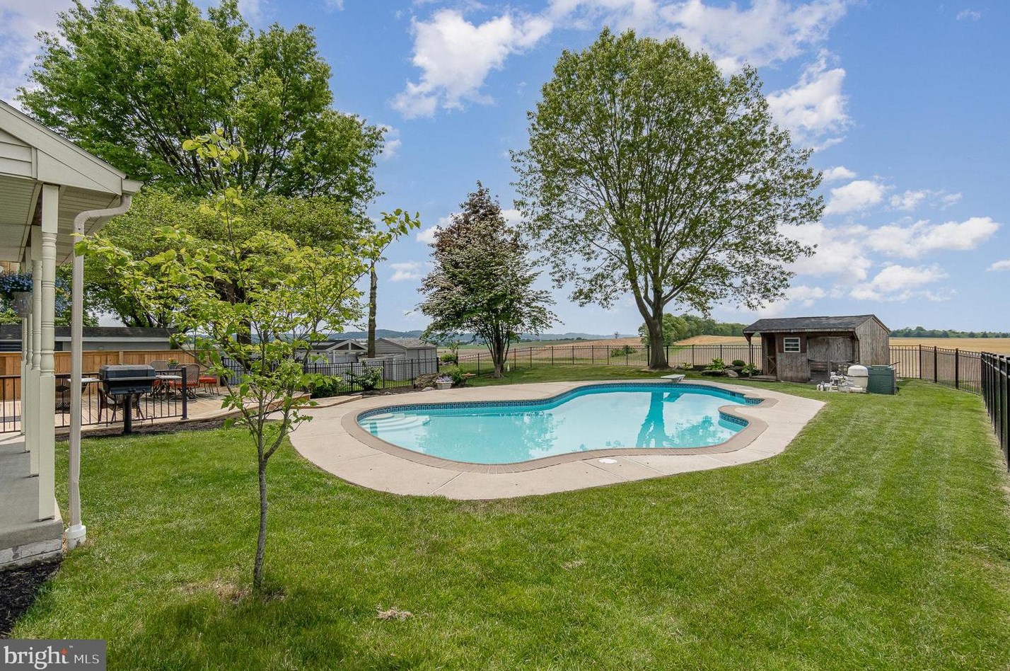 182 Northridge Dr, Landisville PA  17538-1911 exterior