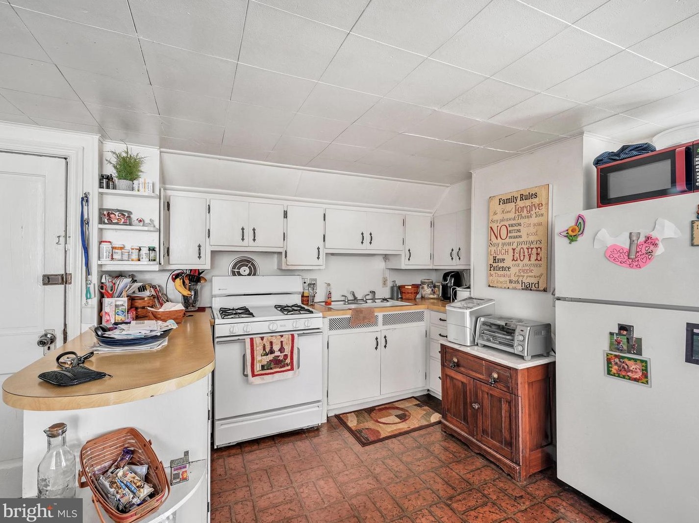 304 Front St, Marietta PA 17547-1704 exterior