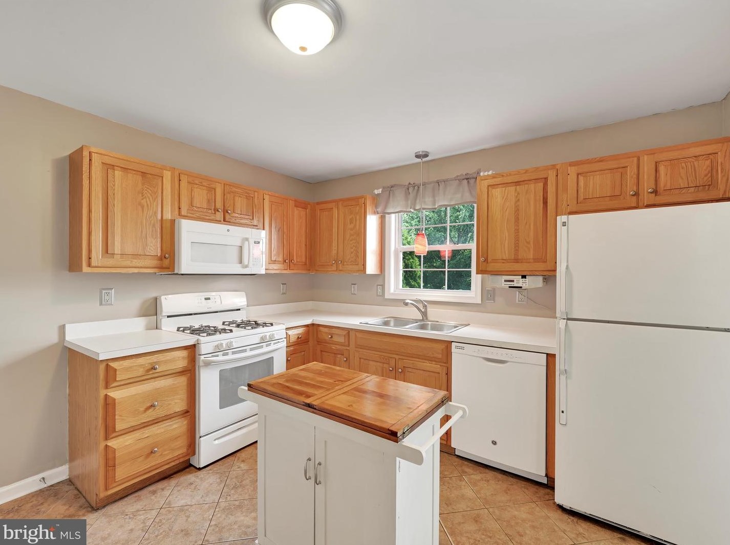 235 Chelmsford Dr, Marietta PA  17547-9738 exterior