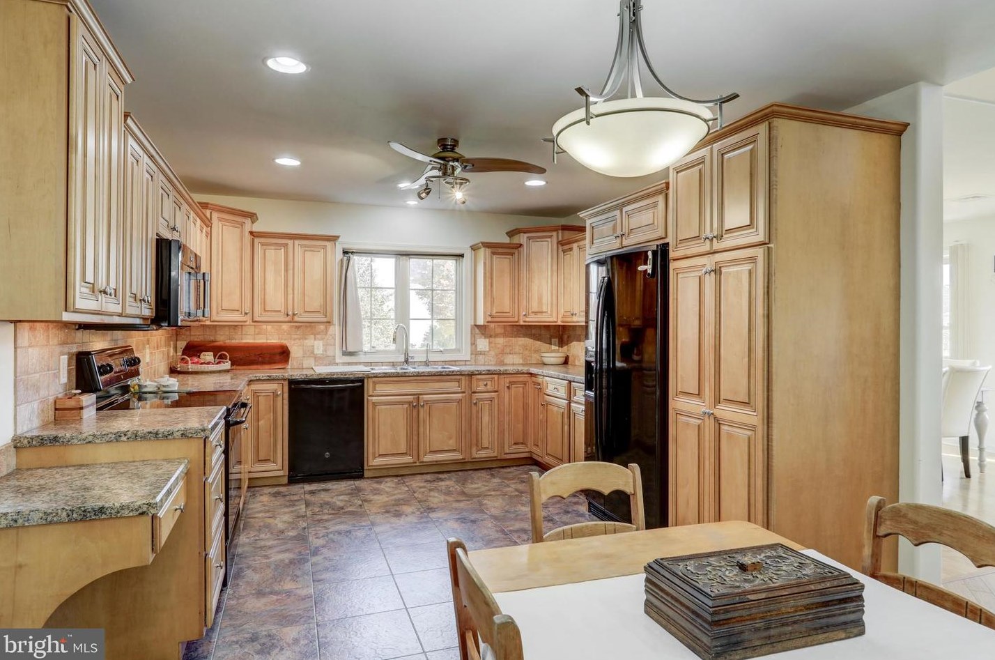 761 Heather Rdg, Old Line PA  17545-8552 exterior