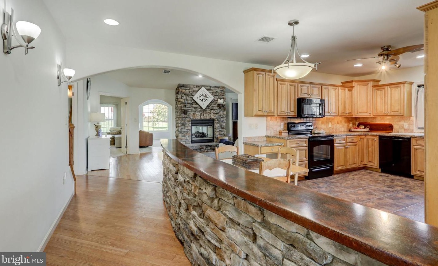 761 Heather Rdg, Old Line PA  17545-8552 exterior
