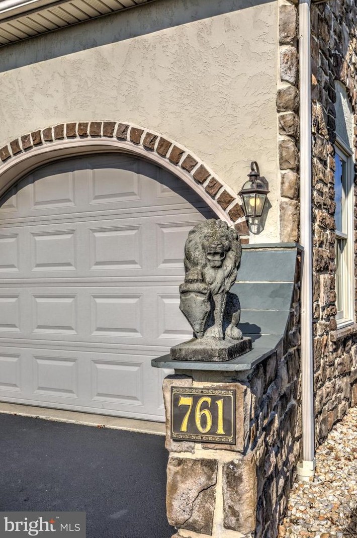 761 Heather Rdg, Old Line PA  17545-8552 exterior