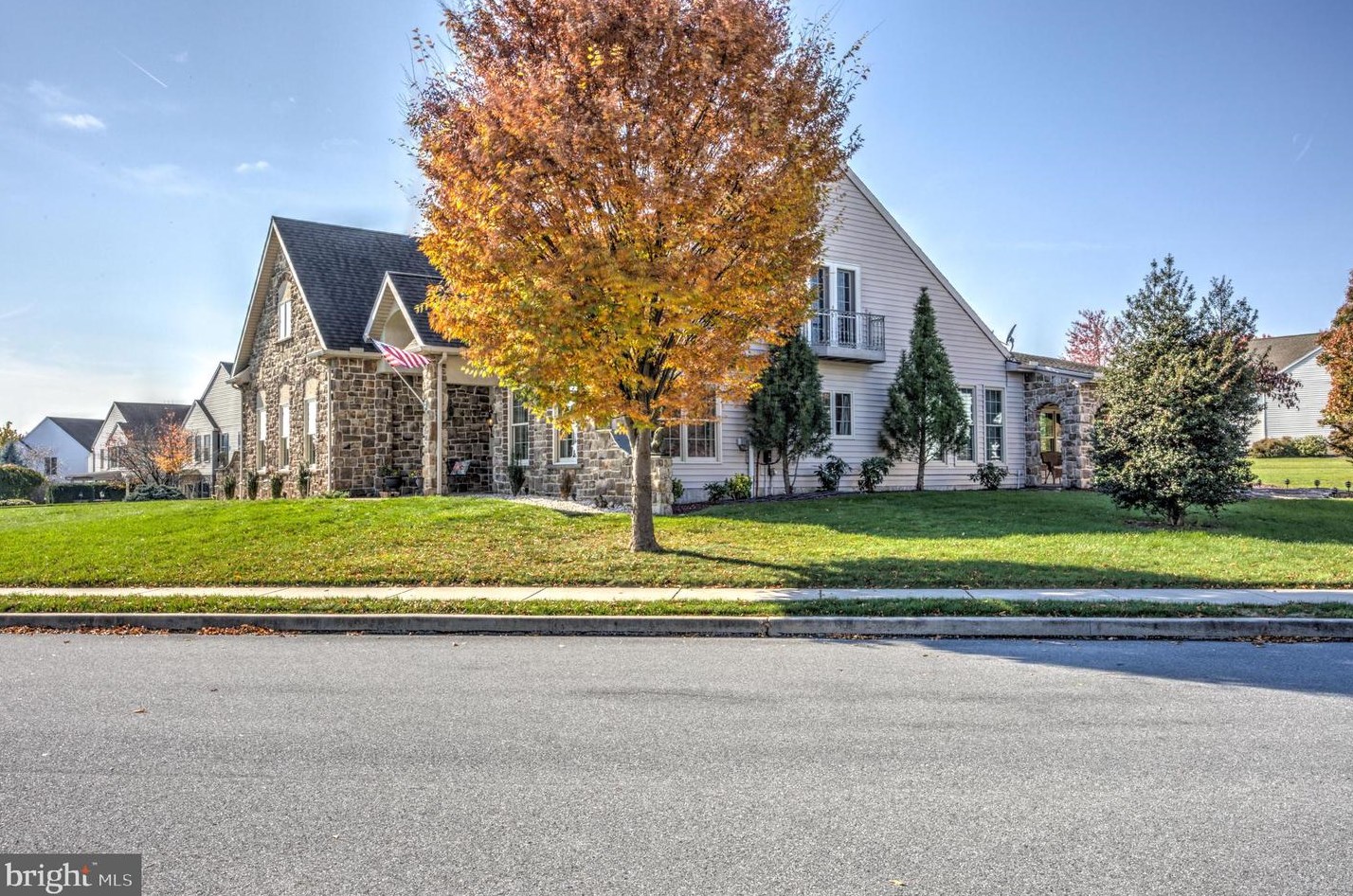 761 Heather Rdg, Old Line PA  17545-8552 exterior