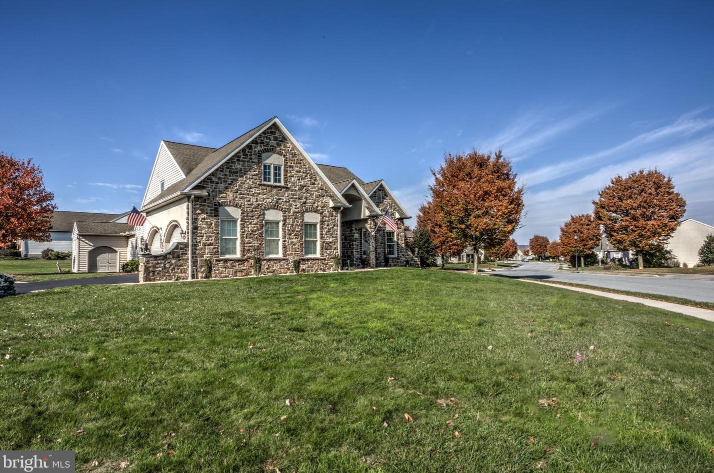 761 Heather Rdg, Old Line PA  17545-8552 exterior
