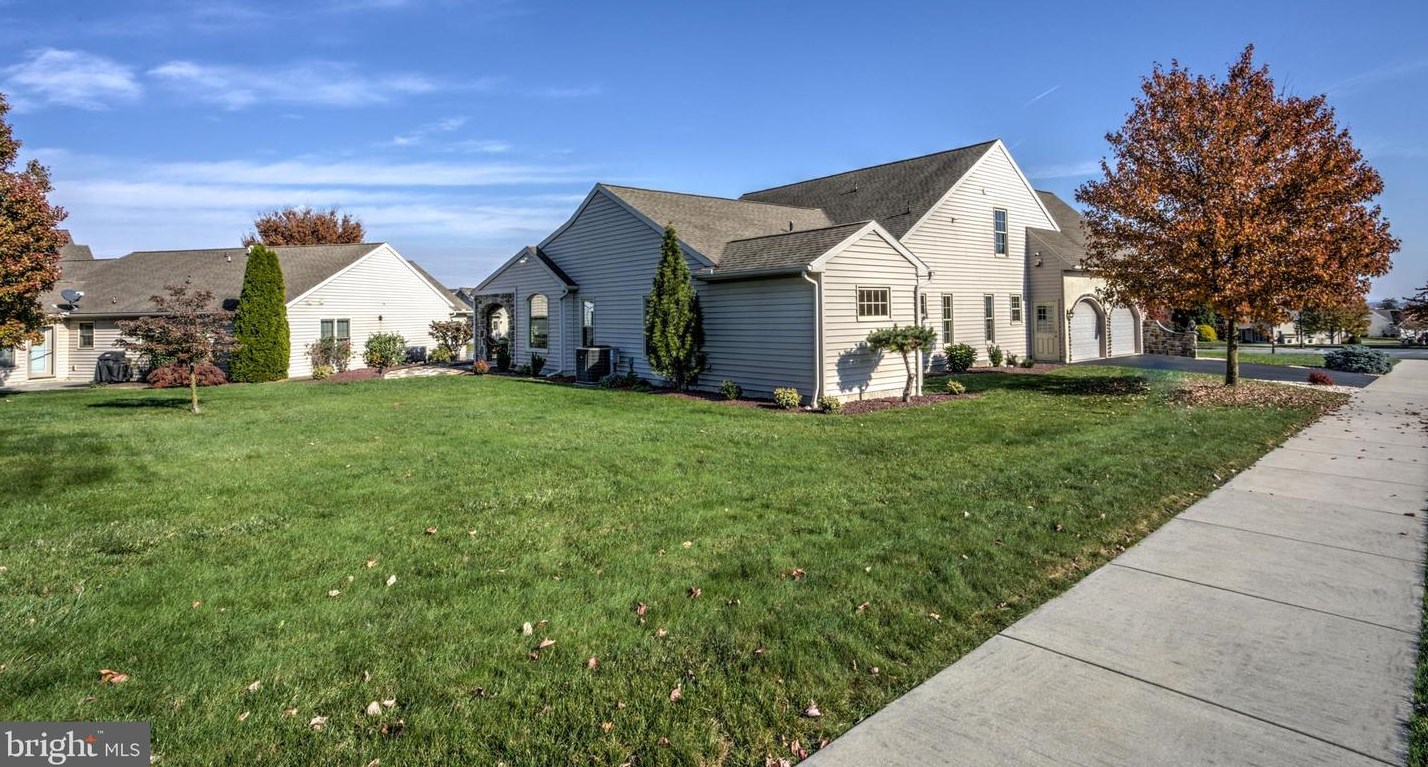 761 Heather Rdg, Old Line PA  17545-8552 exterior