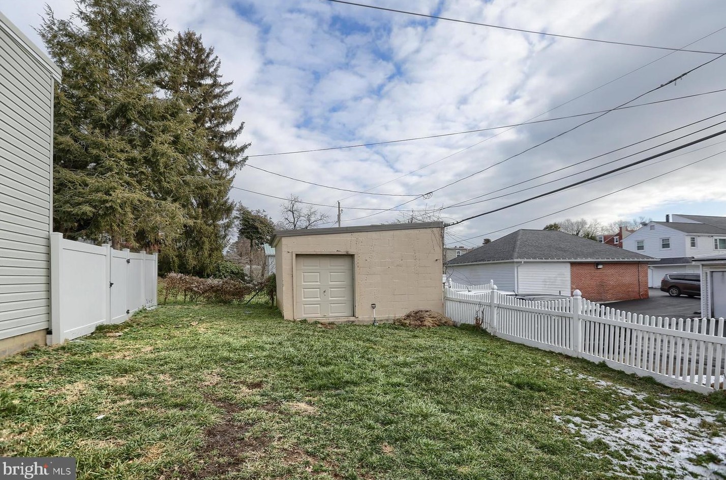 129 5th St, Kinderhook PA  17512-1203 exterior