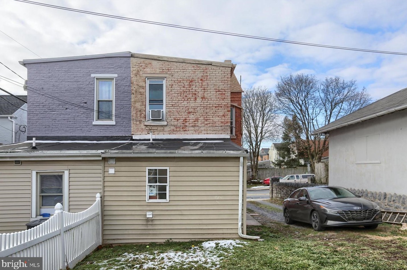 129 5th St, Kinderhook PA  17512-1203 exterior