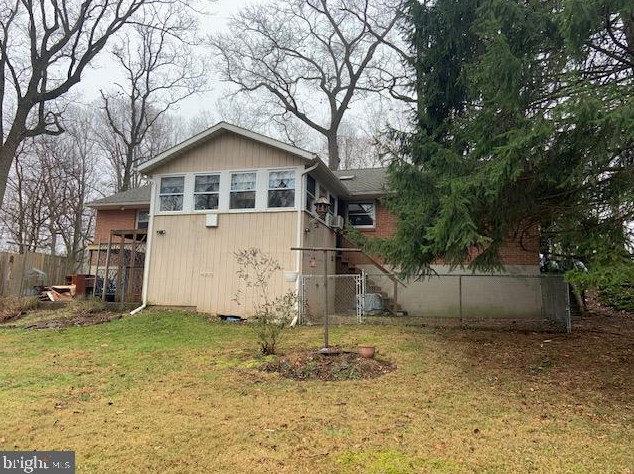 552 Ridge Ave, Ephrata PA  17522-9228 exterior