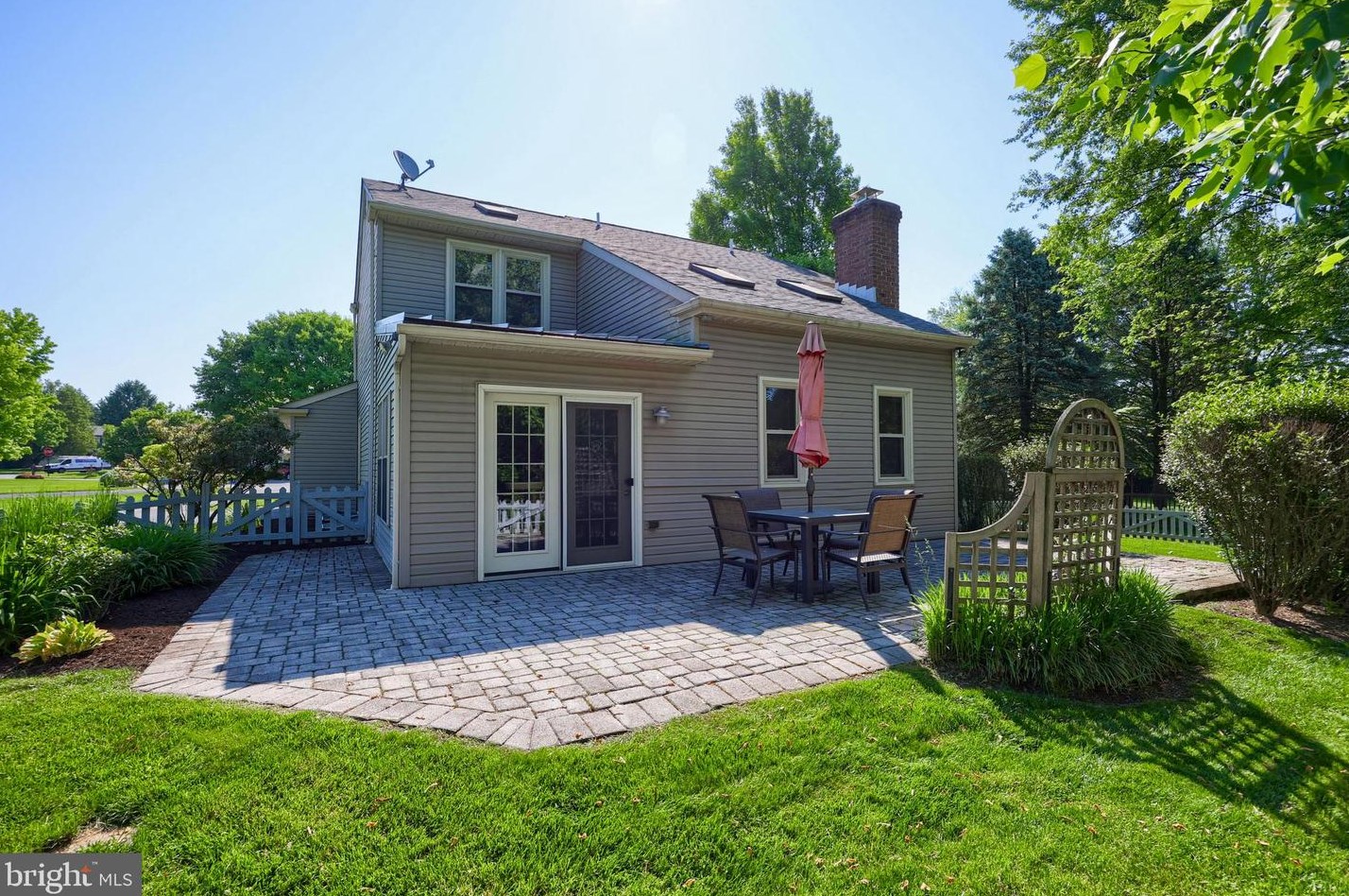 1517 Edinborough Cir, Landisville PA  17538-1364 exterior