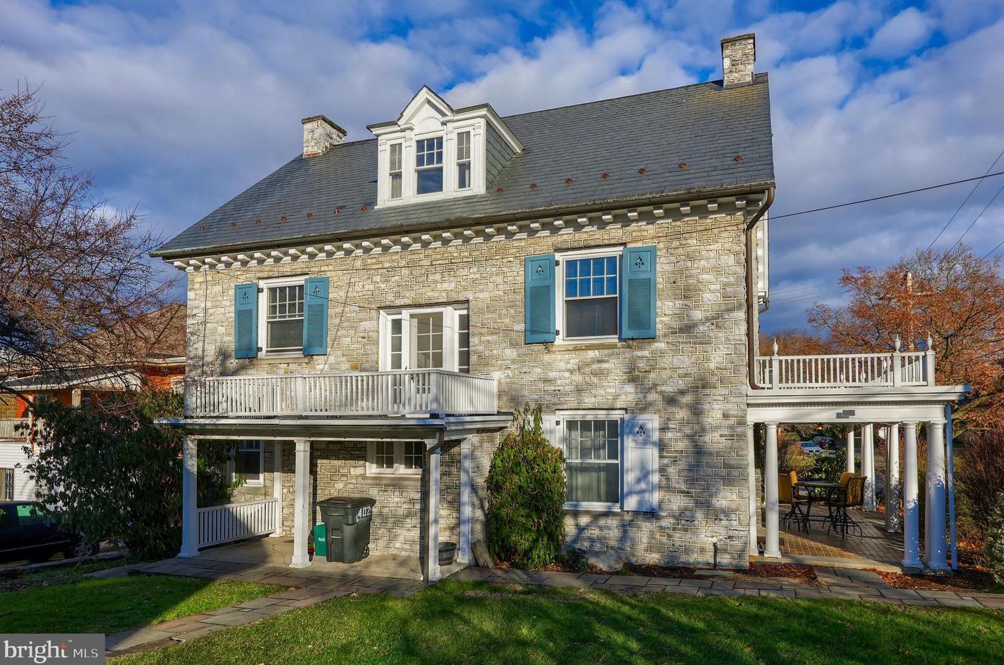 402 State St, Ephrata PA  17522-2102 exterior