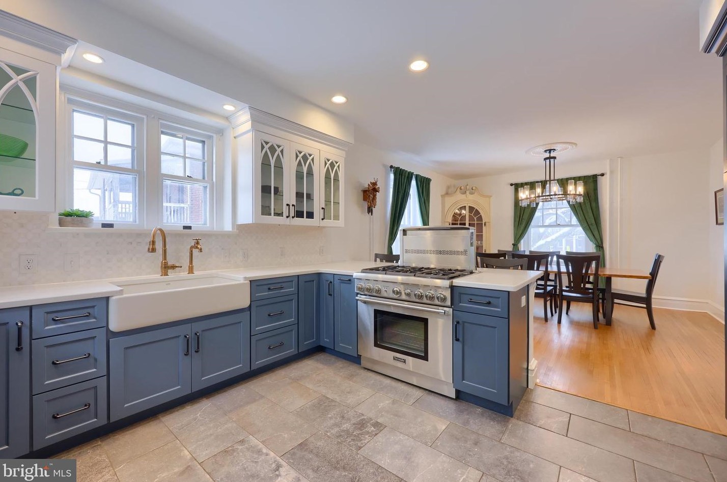 402 State St, Ephrata PA  17522-2102 exterior