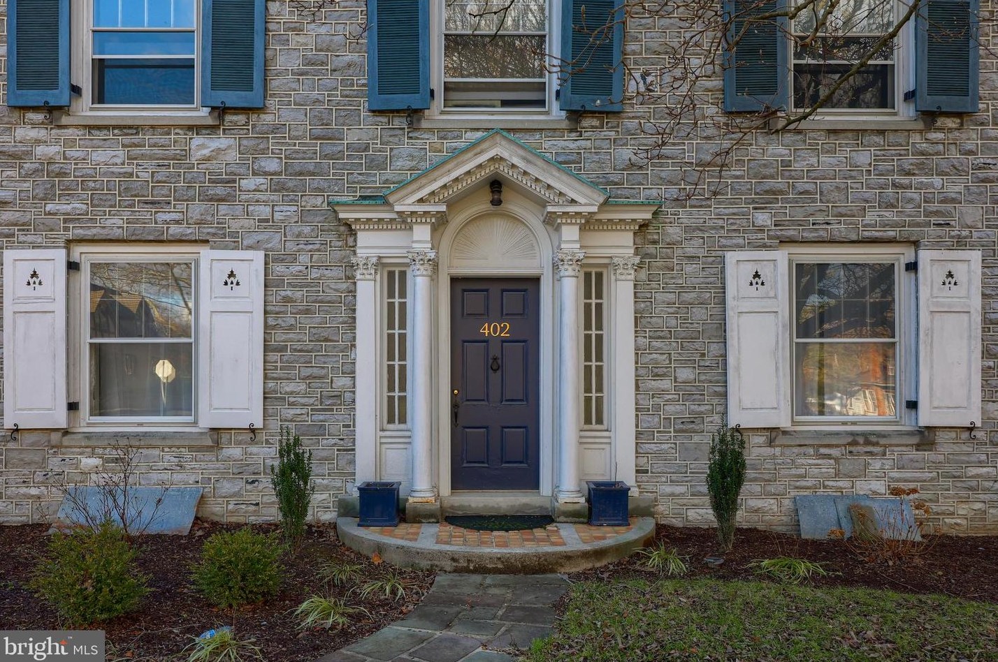 402 State St, Ephrata PA  17522-2102 exterior