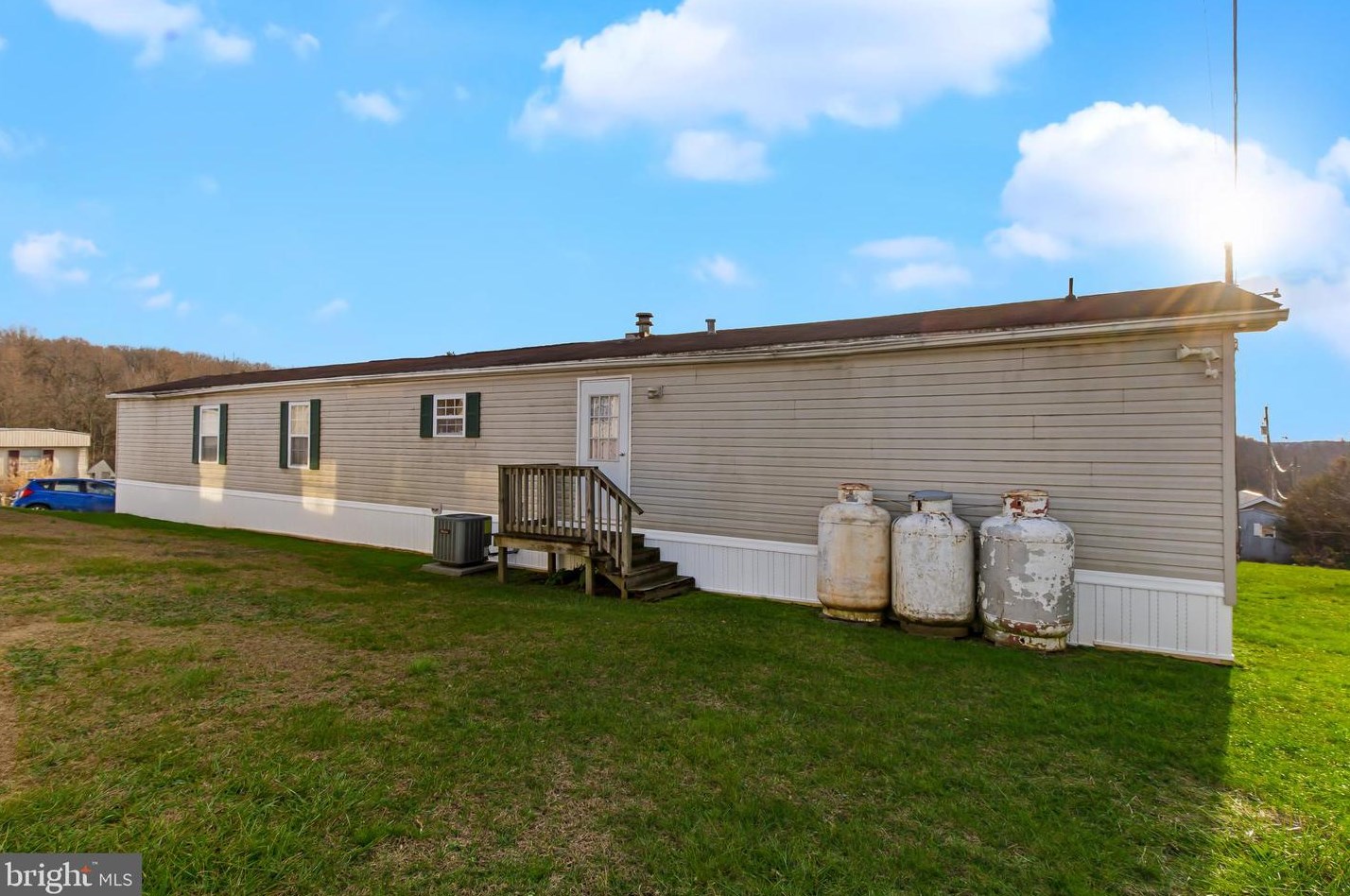 48 Park Ln, Holtwood PA  17532-9736 exterior