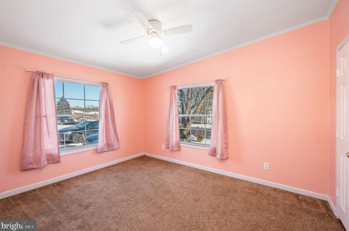 211 Fawn Meadow Xing, Lancaster PA  17603-2193 exterior