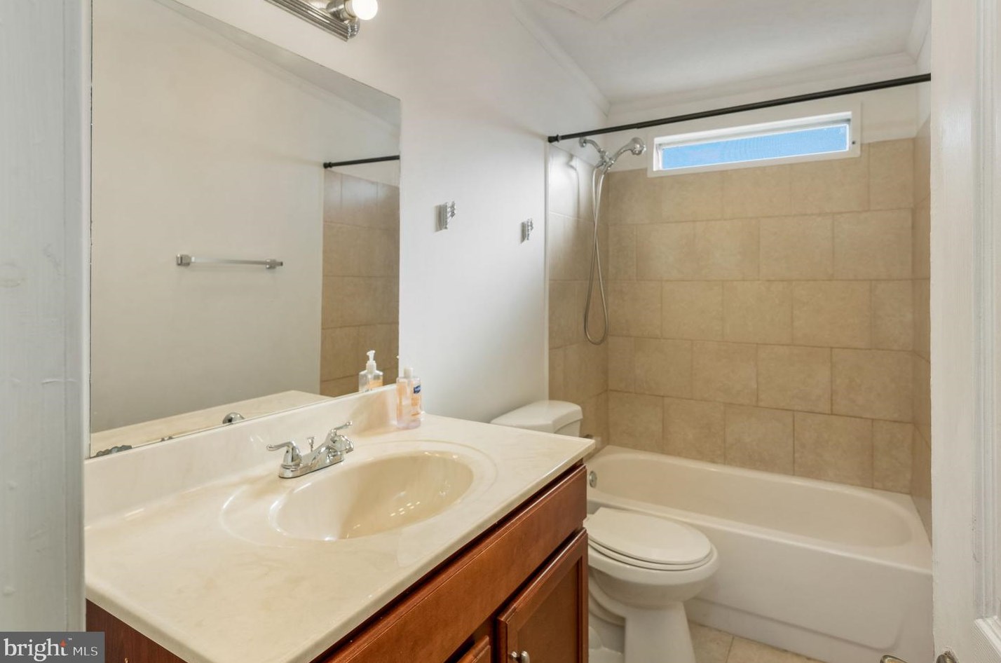 211 Fawn Meadow Xing, Lancaster PA  17603-2193 exterior