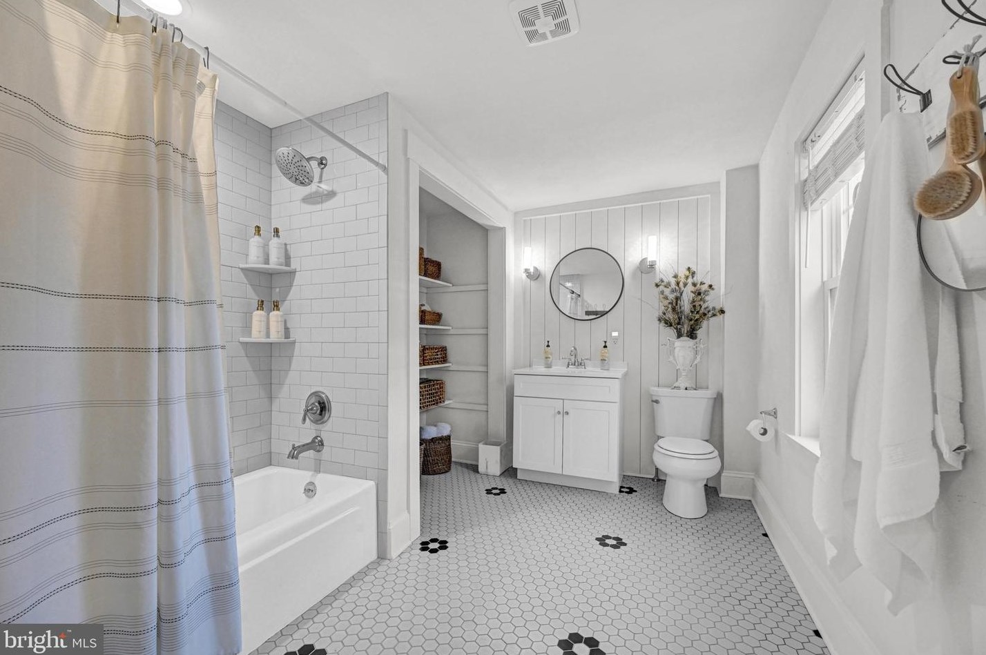 335 Grant St, Lancaster PA  17602-2906 exterior