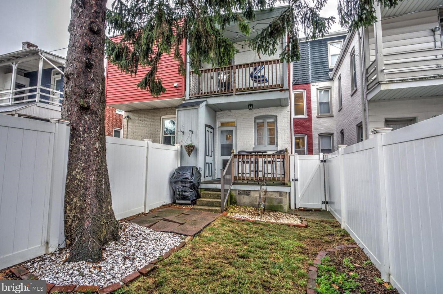 727 Plum St, Lancaster PA  17602-4327 exterior