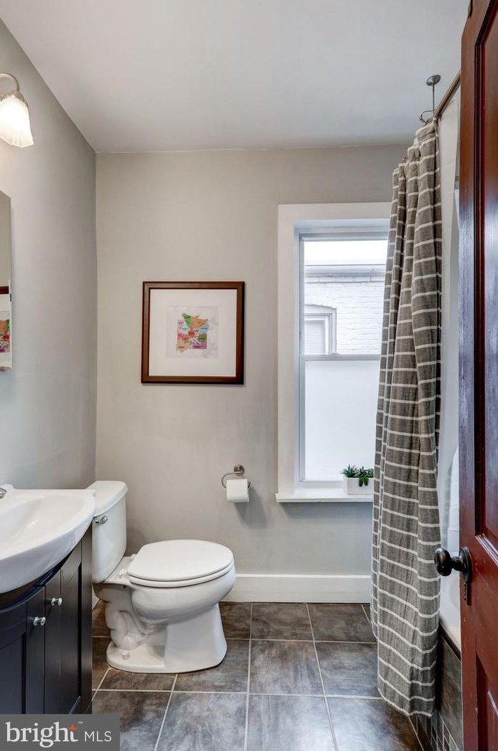 727 Plum St, Lancaster PA  17602-4327 exterior