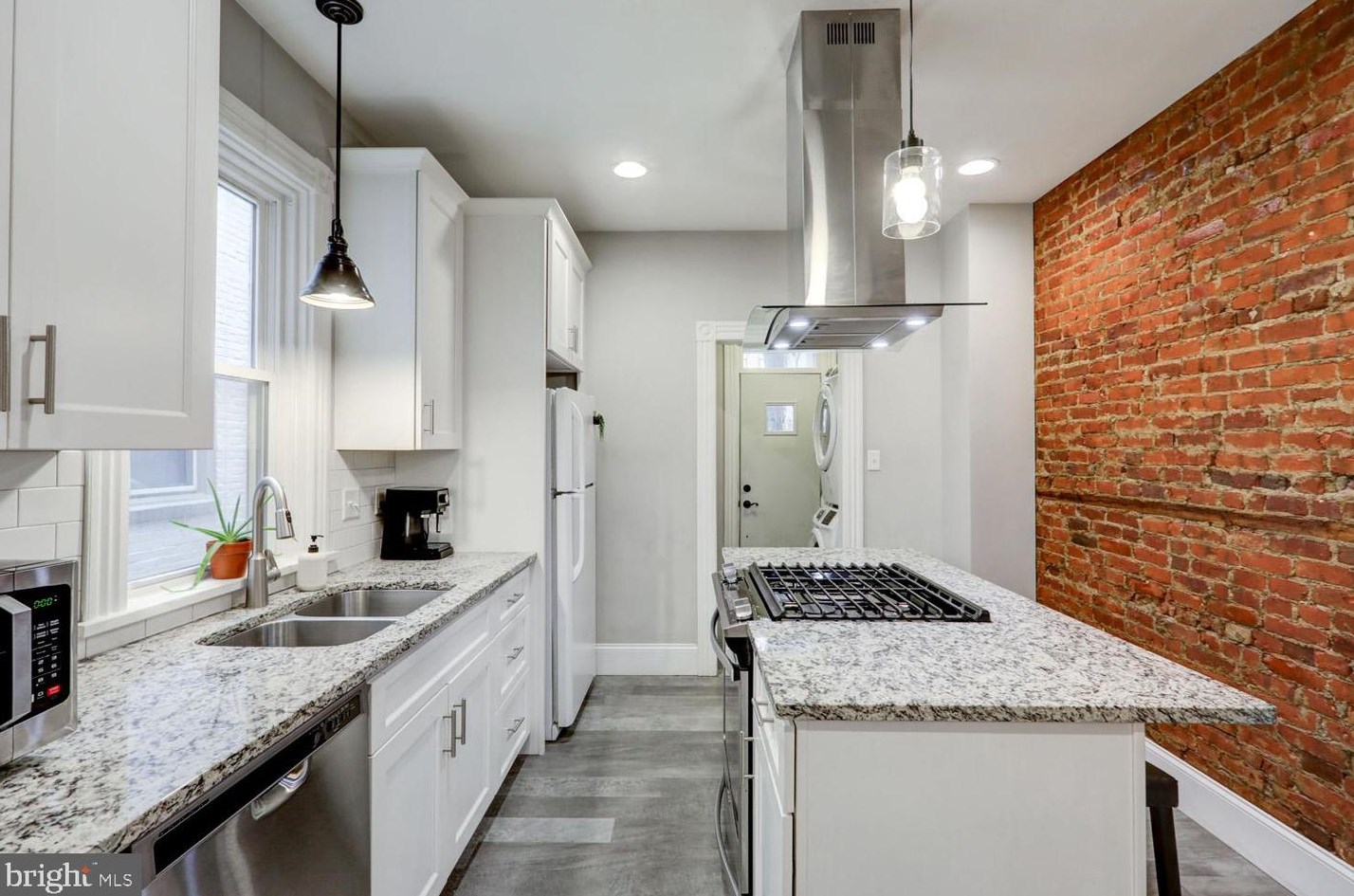 727 Plum St, Lancaster PA  17602-4327 exterior