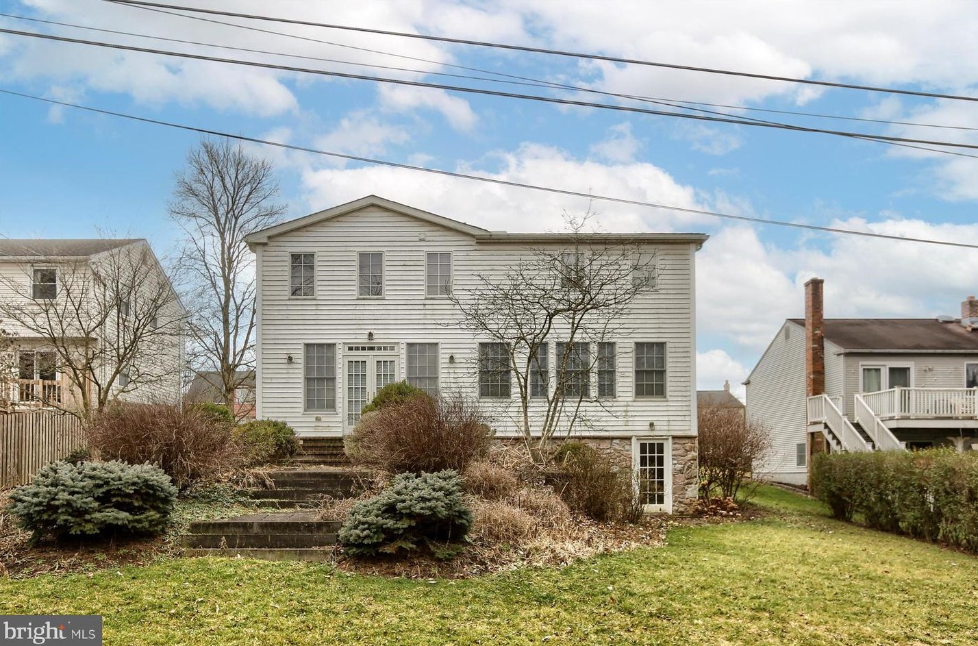 1533 Robert Rd, Lancaster PA  17601-5632 exterior