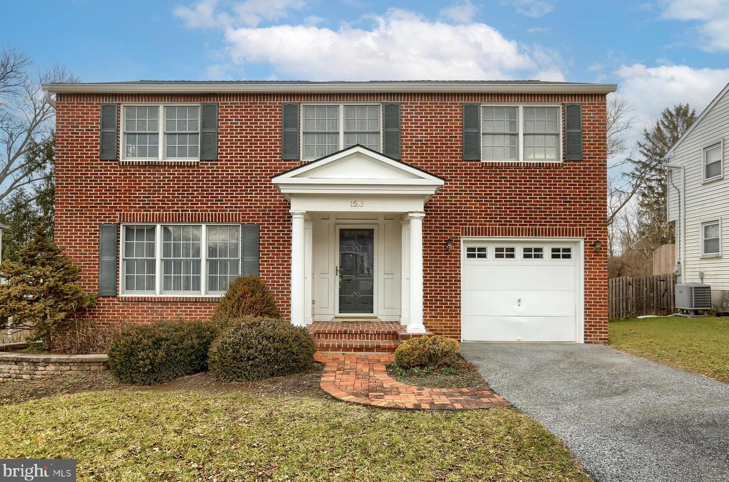 1533 Robert Rd, Lancaster PA  17601-5632 exterior