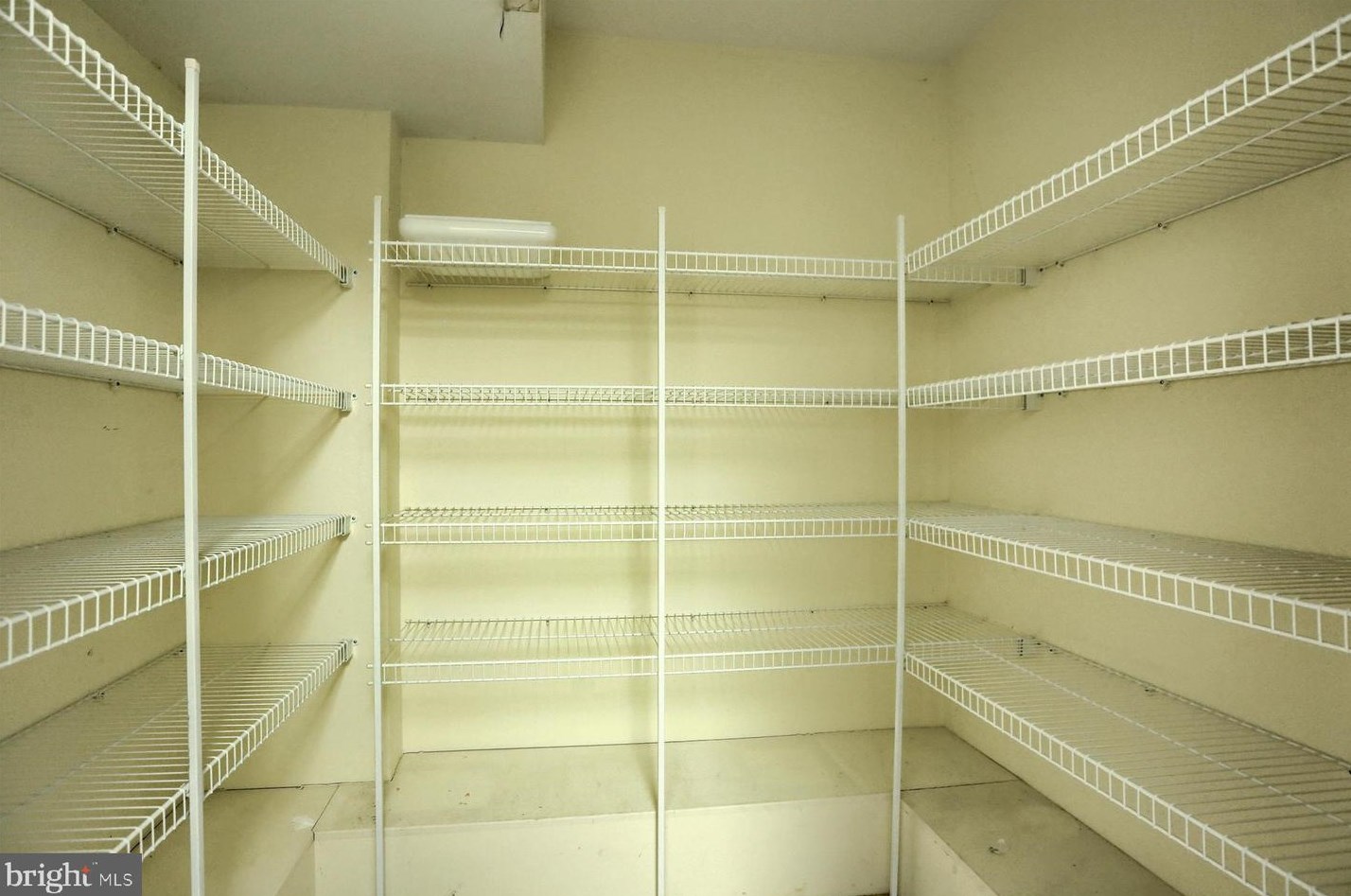 1533 Robert Rd, Lancaster PA  17601-5632 exterior