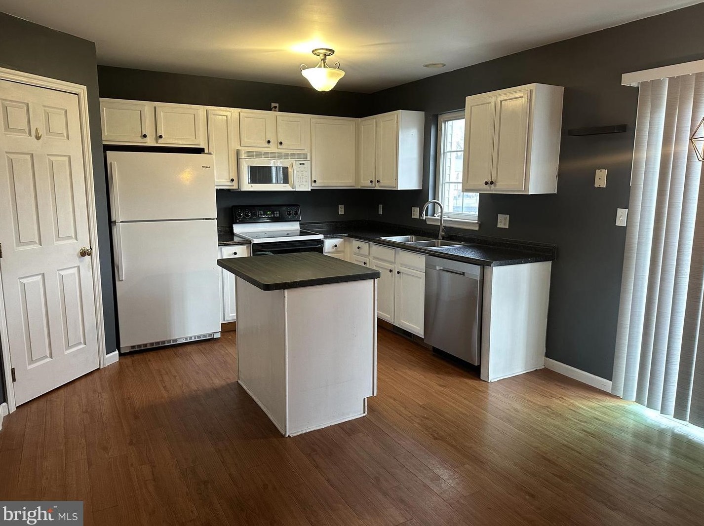 347 Banyan Circle Dr, Lancaster PA  17603-1706 exterior