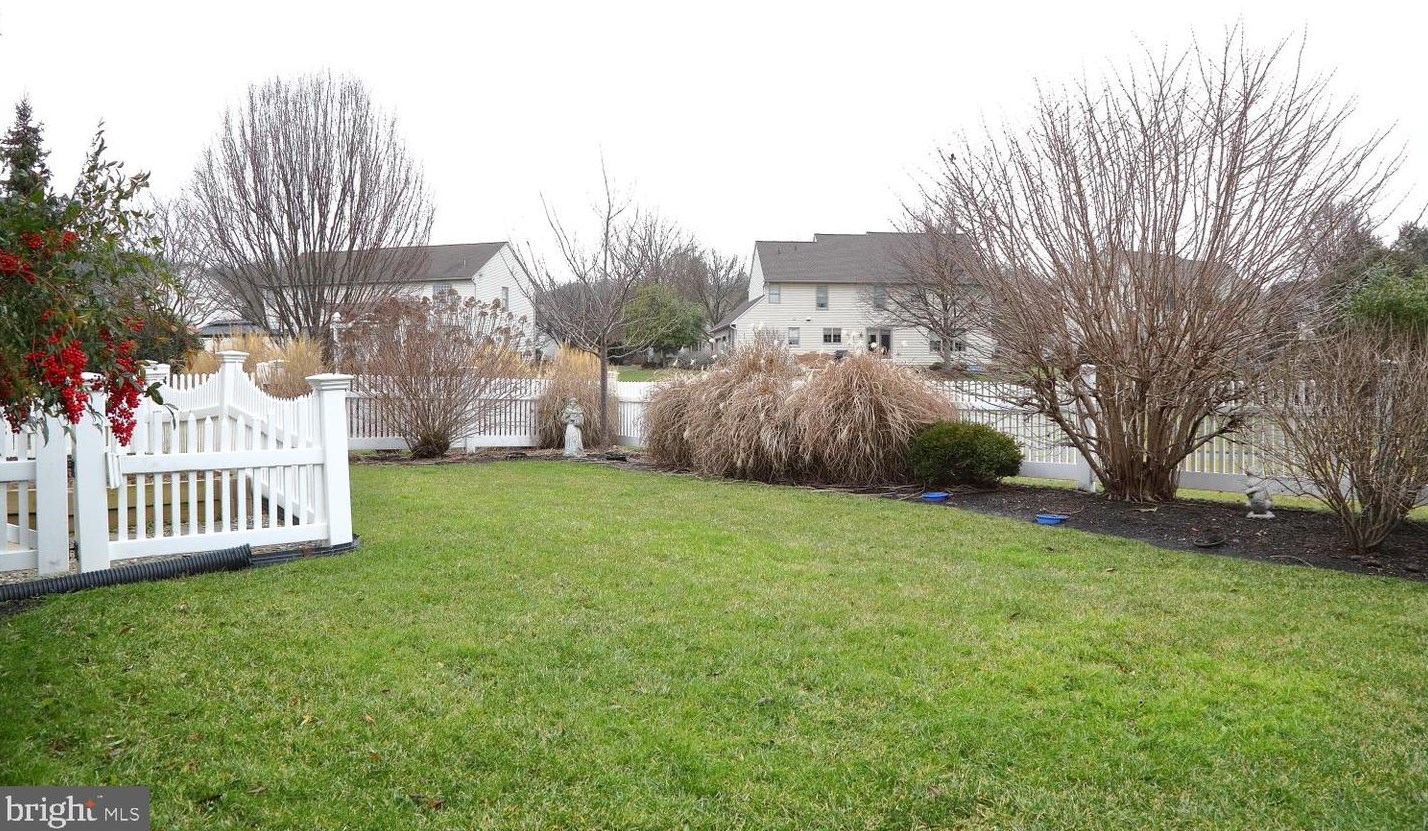 1420 Banner Dr, Lancaster PA  17601-4580 exterior