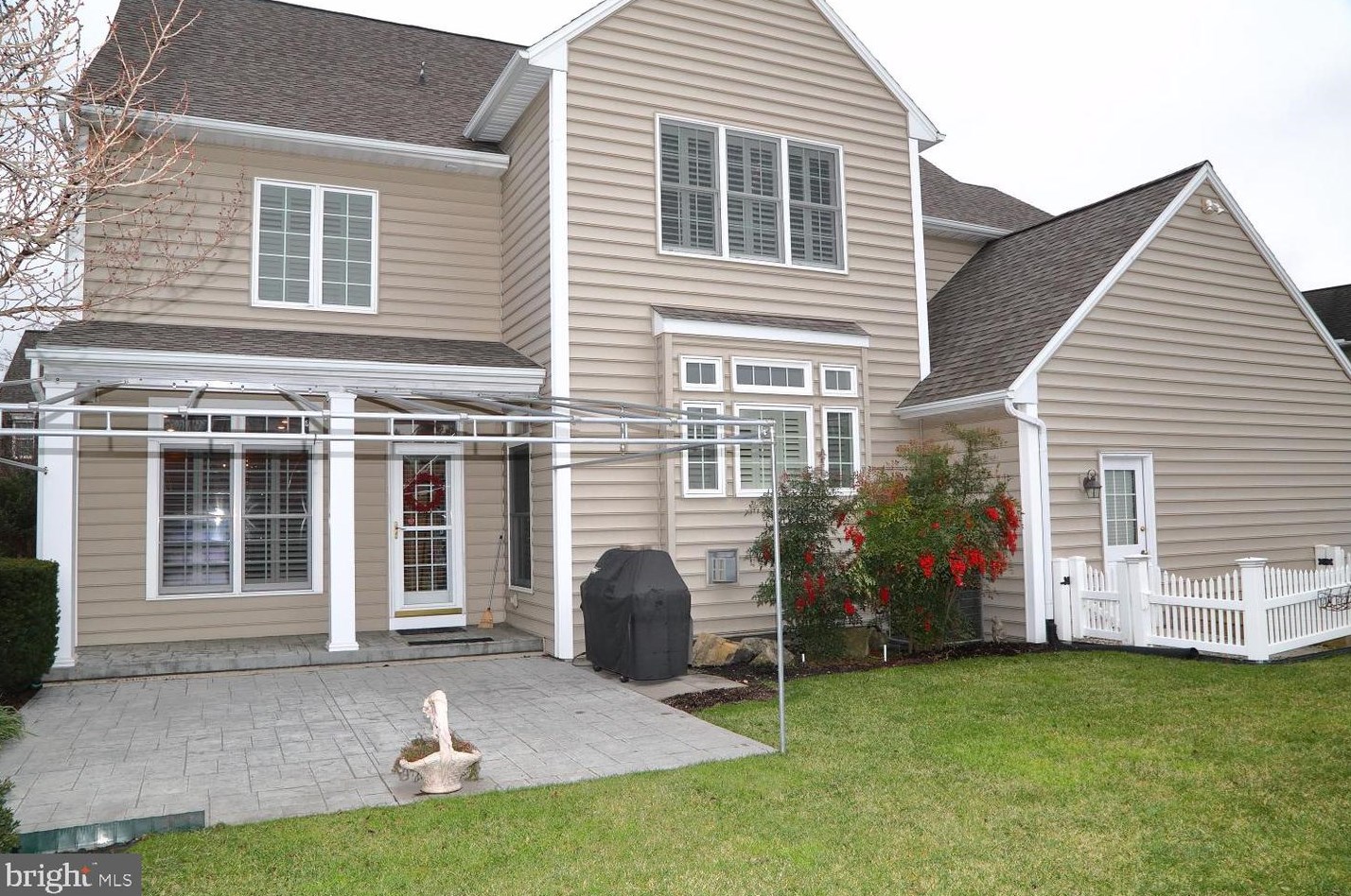 1420 Banner Dr, Lancaster PA  17601-4580 exterior