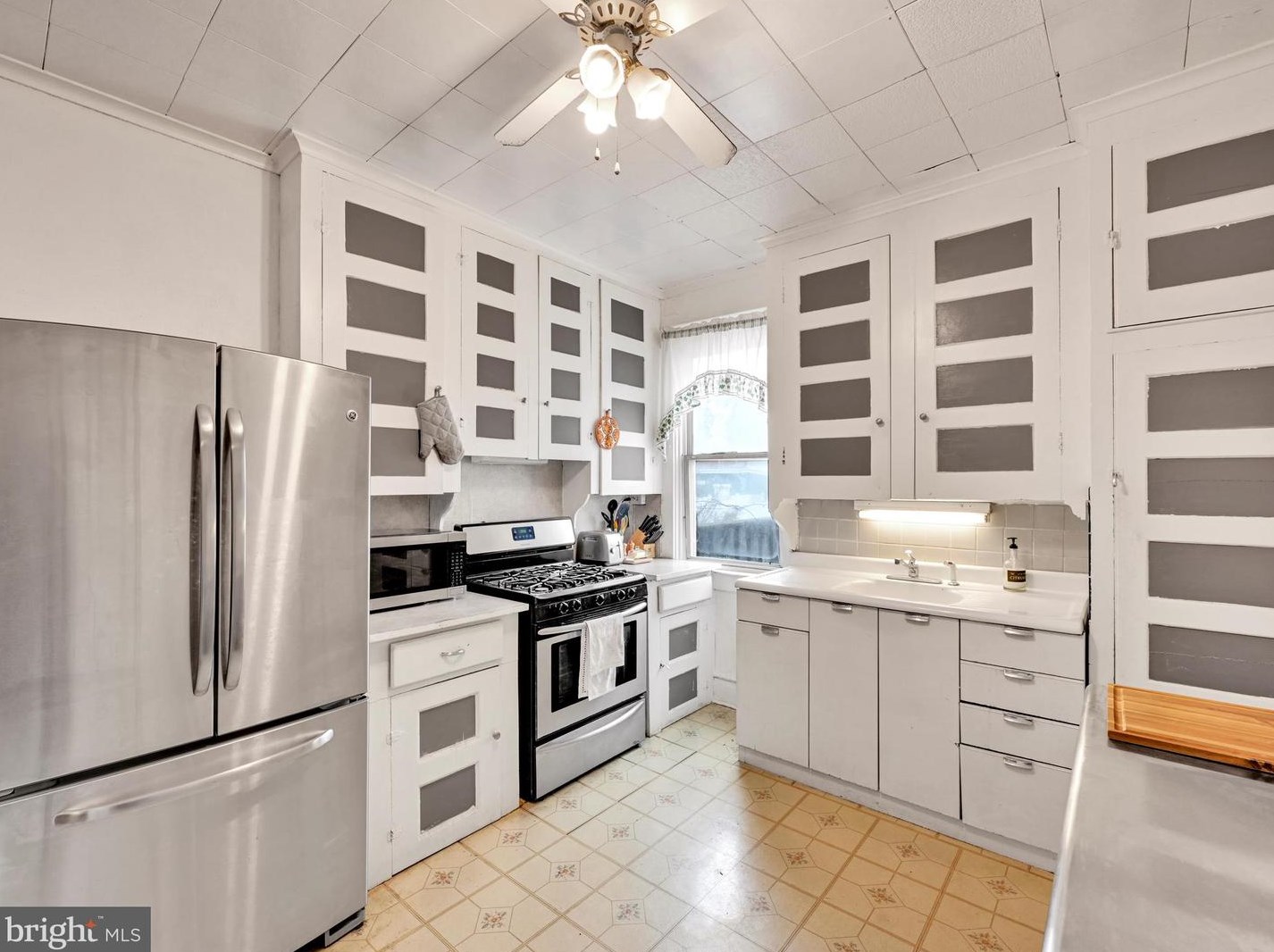 245 Ross St, Lancaster PA  17602-1939 exterior