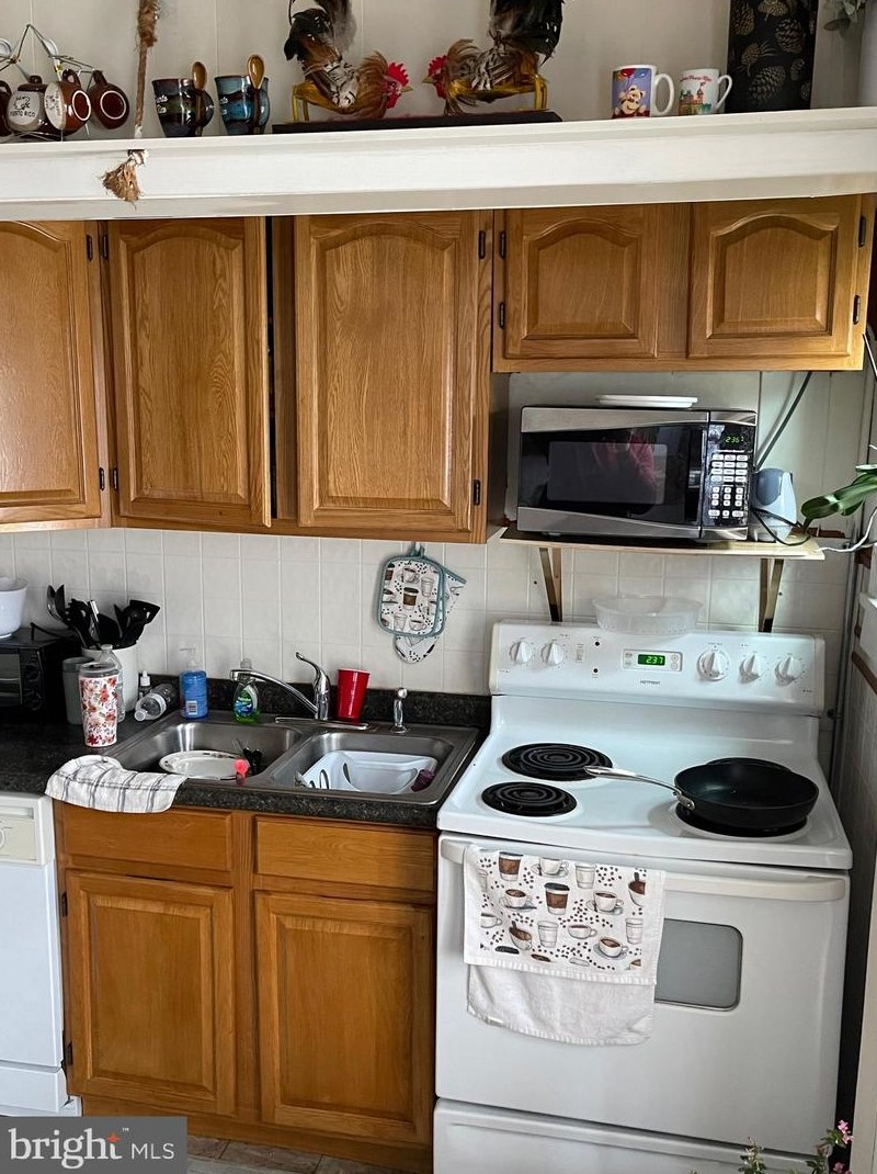 534 Reynolds Ave, Lancaster PA  17602-2147 exterior