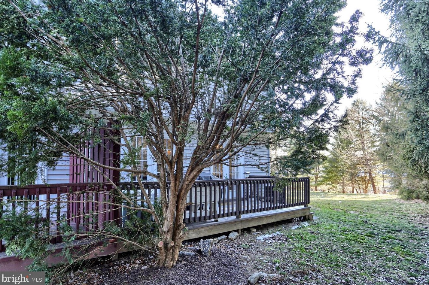 12 Townsend Ct, Lancaster PA  17603-6797 exterior