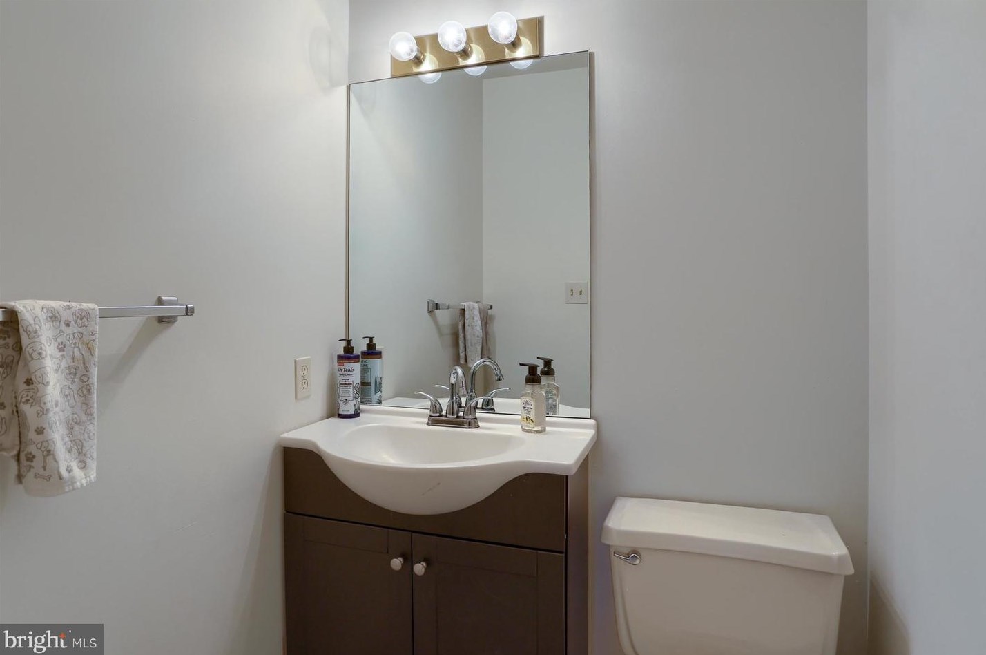 12 Townsend Ct, Lancaster PA  17603-6797 exterior