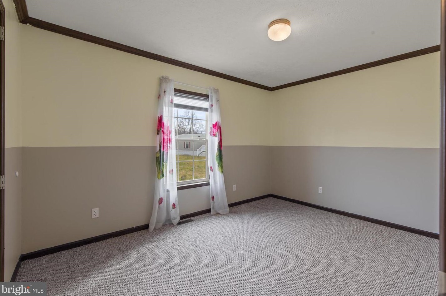 3 Amber Cir, Groffdale PA  17557-8717 exterior