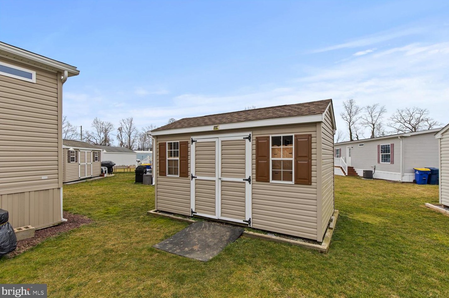 3 Amber Cir, Groffdale PA  17557-8717 exterior