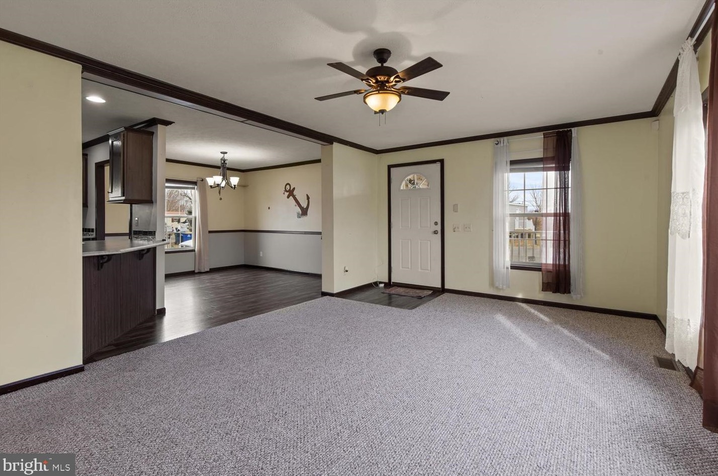 3 Amber Cir, Groffdale PA  17557-8717 exterior